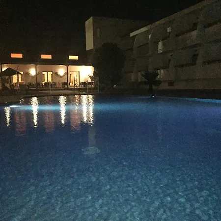普拉迪约康尼尔酒店 3*
