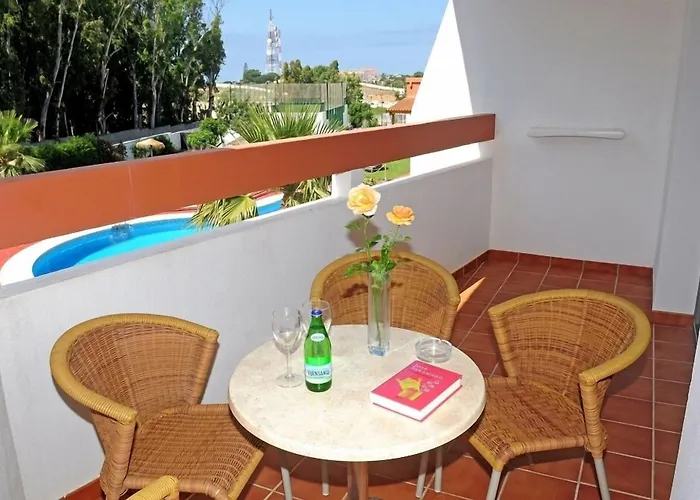 普拉迪约康尼尔酒店 3*