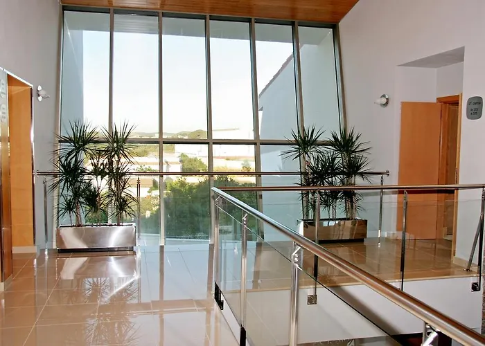 普拉迪约康尼尔酒店